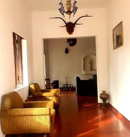 Don'S Lounge & Villa Канді Екстер'єр фото