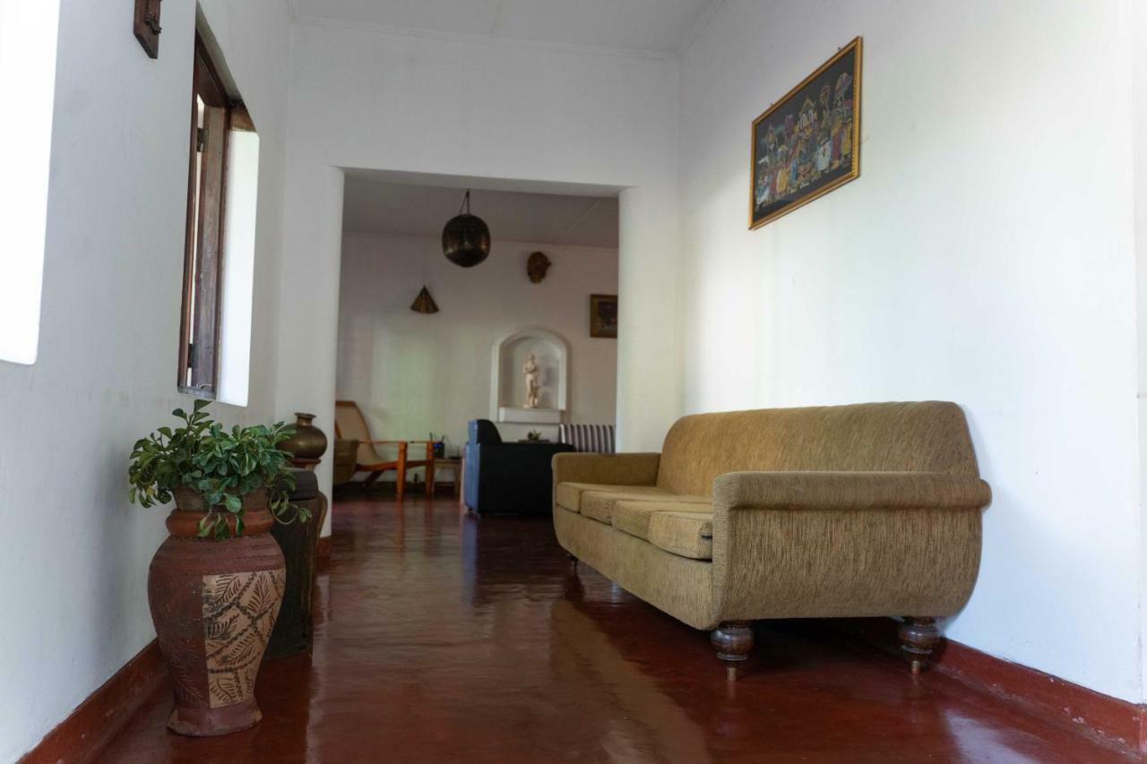Don'S Lounge & Villa Канді Екстер'єр фото
