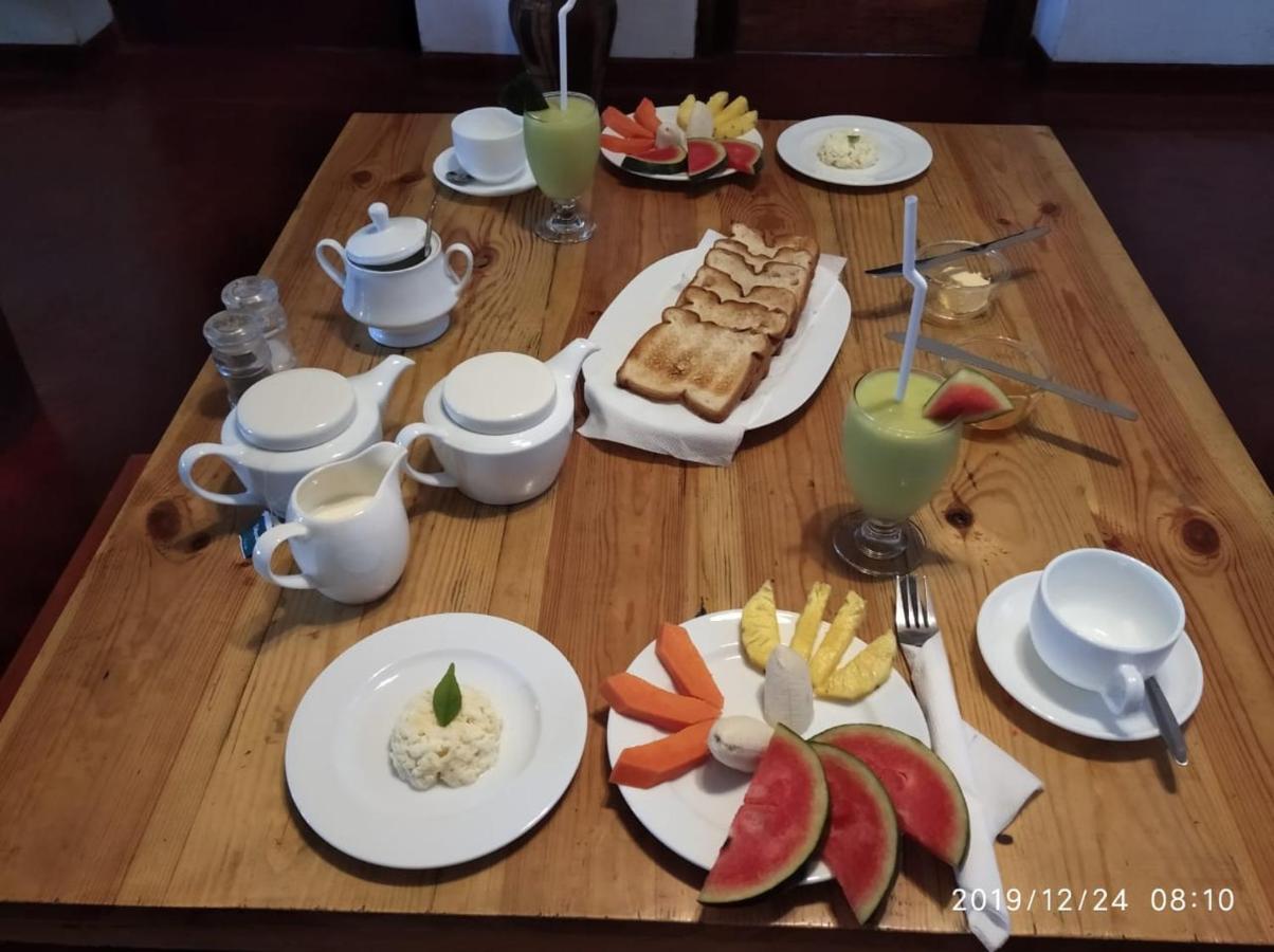 Don'S Lounge & Villa Канді Екстер'єр фото