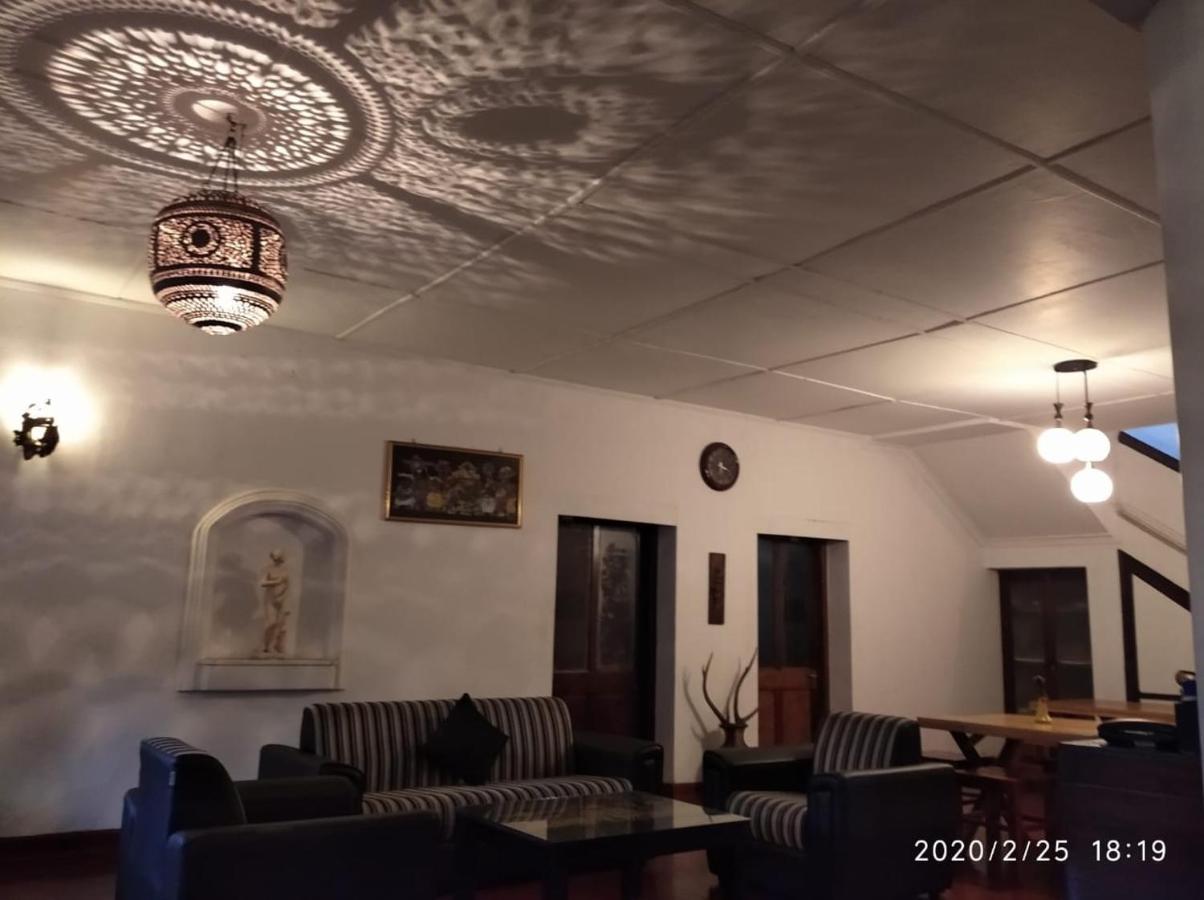 Don'S Lounge & Villa Канді Екстер'єр фото